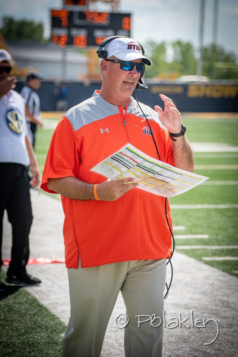 juliewsimpson's tweet image. Happy Happy Birthday to our head coach! No one’s got it better than us! @Coach_JSimpson @ty_simpson06 @emma_simpson05 @G_Simpson11