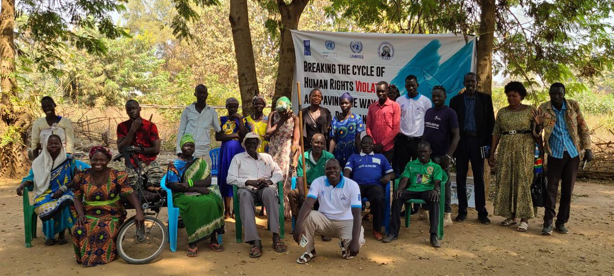 Wartsouthsudan's tweet photo. We’re in #Torit 🇸🇸 leading training for our @unmissmedia/@UNDP project on understanding conflict causes; and the effects and responses on persons with disabilities.
We work directly with PWD members; ensuring their voices play an active role in shaping peace.
#WARTSouthSudan https://t.co/cEOKLtdVLy