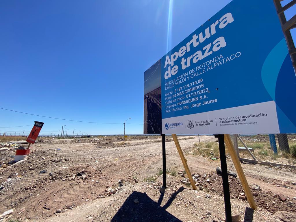 munineuquen's tweet image. #nuevaobra 🚜🚧 Comenzamos con la apertura de calle #Alpataco, para vincular   #Terrazas con la Av. Soldi, mejorando la conectividad en el norte de la ciudad.🛣️
👷🏾Ahora se está llevando adelante tareas de movimiento y preparación del suelo.
#plancapital 
@infraestrucnqn