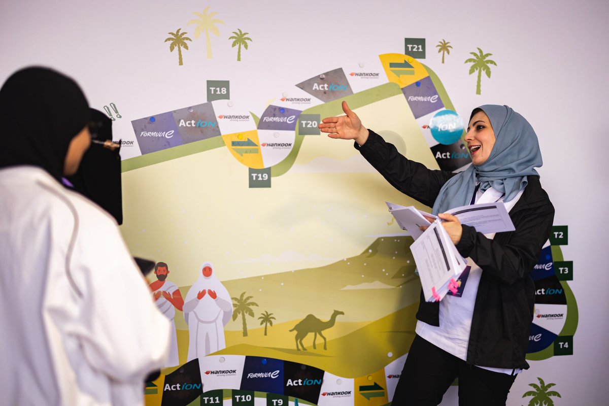 Girls on Track at Diriyah E-Prix in Saudi Arabia 🇸🇦 

#Hankook #Motorsport #FormulaE #GirlsOnTrackFE