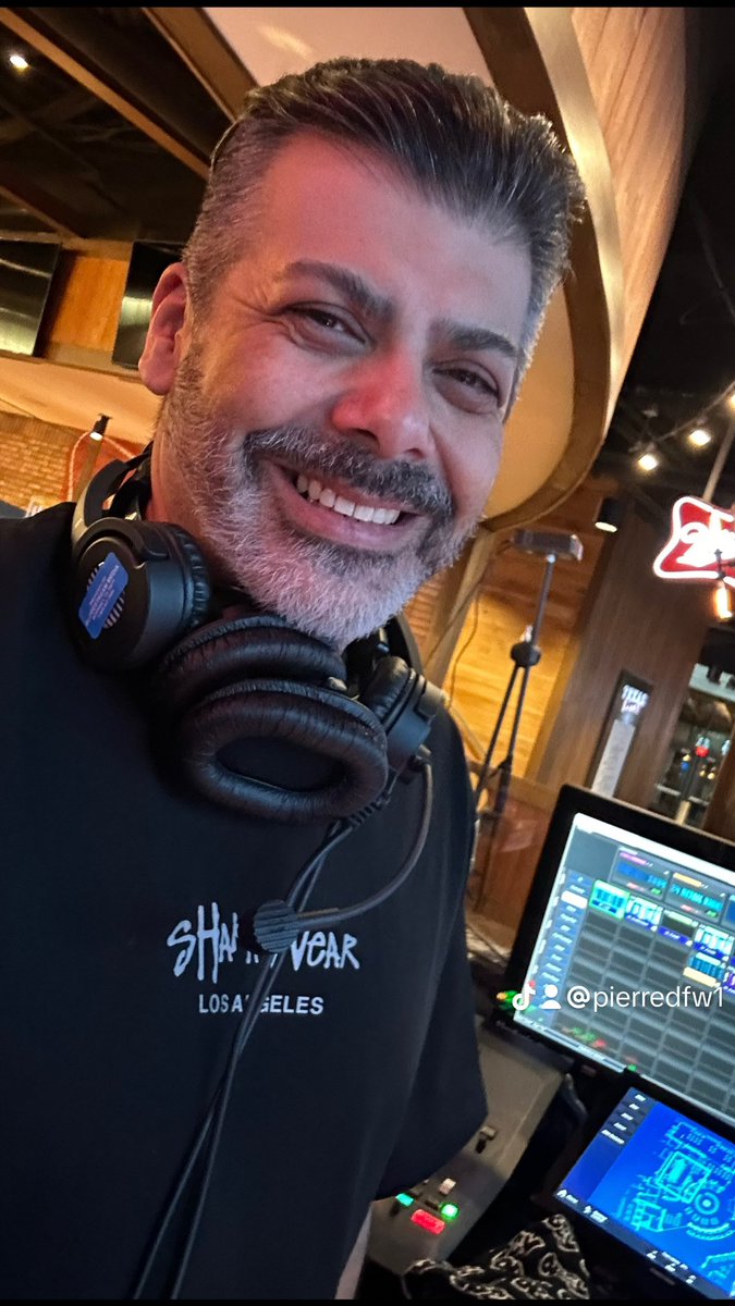 Early bird who this ?! Production time!

(How many headphones can I wear at the same time lol)  #avprofessionals