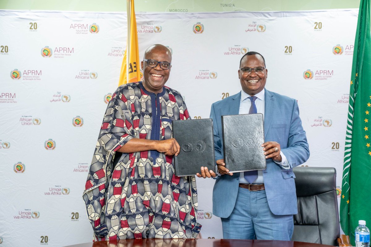 On behalf of the SG of International IDEA, pleased to sign an MOU with African Peer Review Secretariat of the #AU ably led by Prof Maloka. IIDEA and APR Secretariat agreed on key strategic areas of collaboration ⁦@IDEA_Africa⁩ ⁦⁦⁦@APRMorg⁩ ⁦@KevinCasasZ⁩