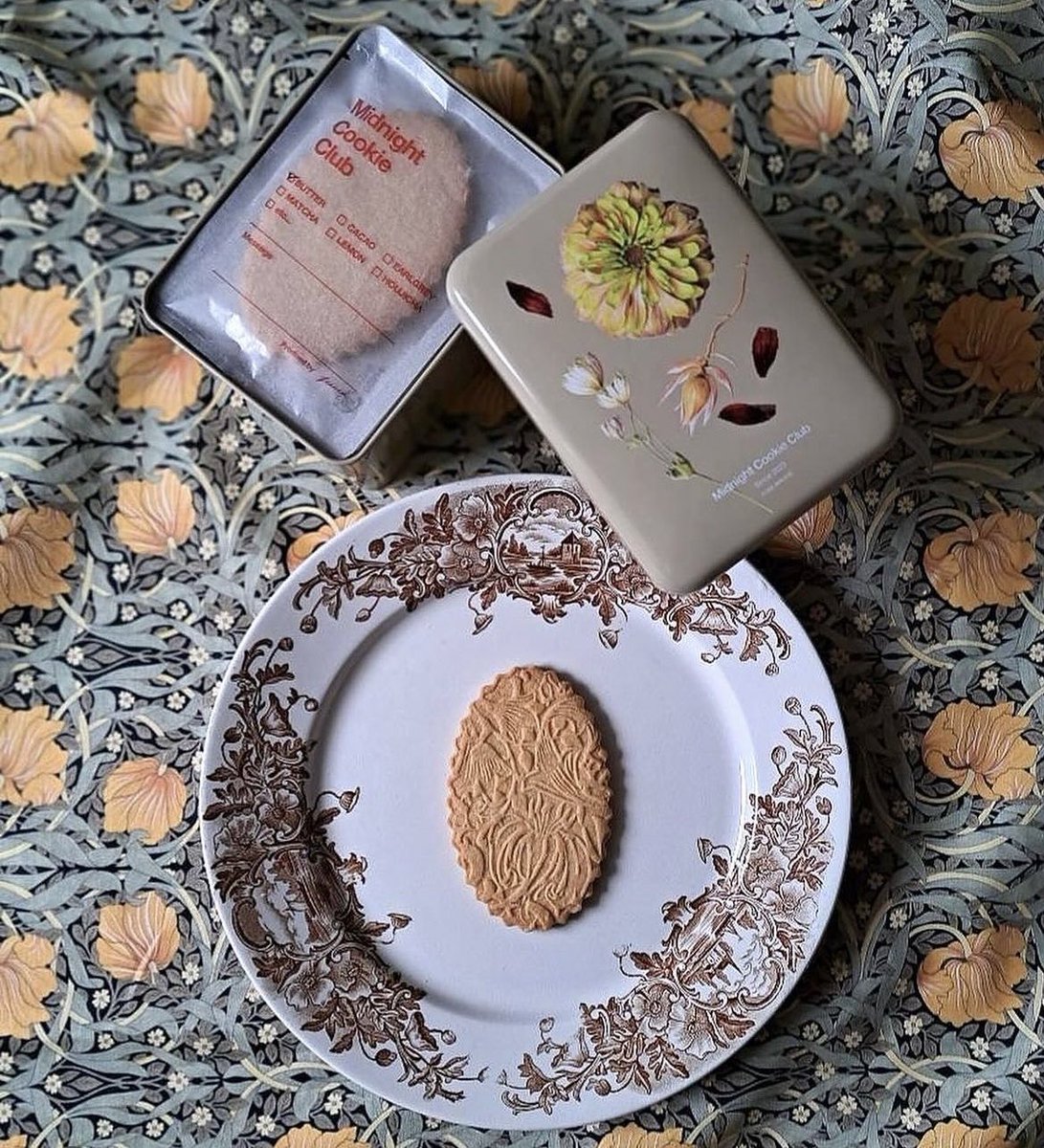remotegirljp's tweet photo. 素敵なコンセプト、美しいパッケージ。
バレンタインは君に決めた。
#midnightcookieclub https://t.co/AWFUk4mMnN