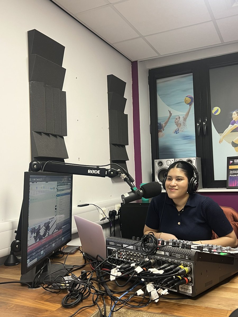 FraserTSmith's tweet photo. Loved spending time at @PurpleRadioUK with the lovely Hannah Foster, talking about our latest single and forthcoming album. Thanks for having me Durham Uni 💜
@HartMedia @StudentMusicUK @SRA
#purpleradio #durham #NewMusic2024 https://t.co/WoLwcKsWZ4