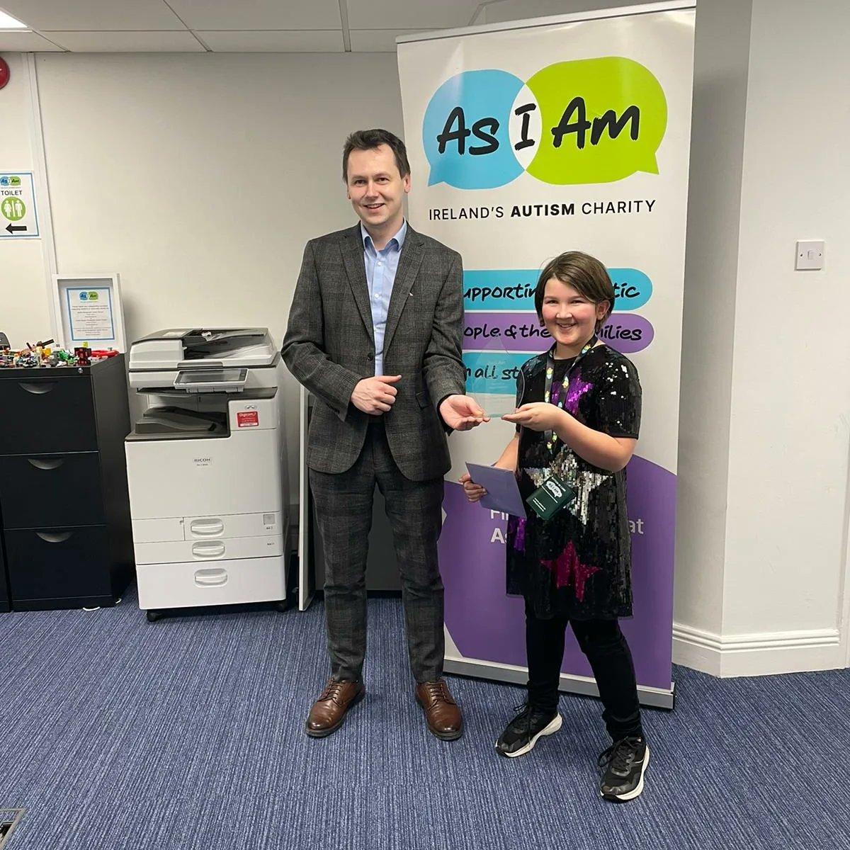 We were delighted to recognise Abigail for her incredible act of bravery. Last November after the awful stabbings in Dublin, Abigail ran to the Rotunda Hospital to raise the alarm and seek help. (1/3)
