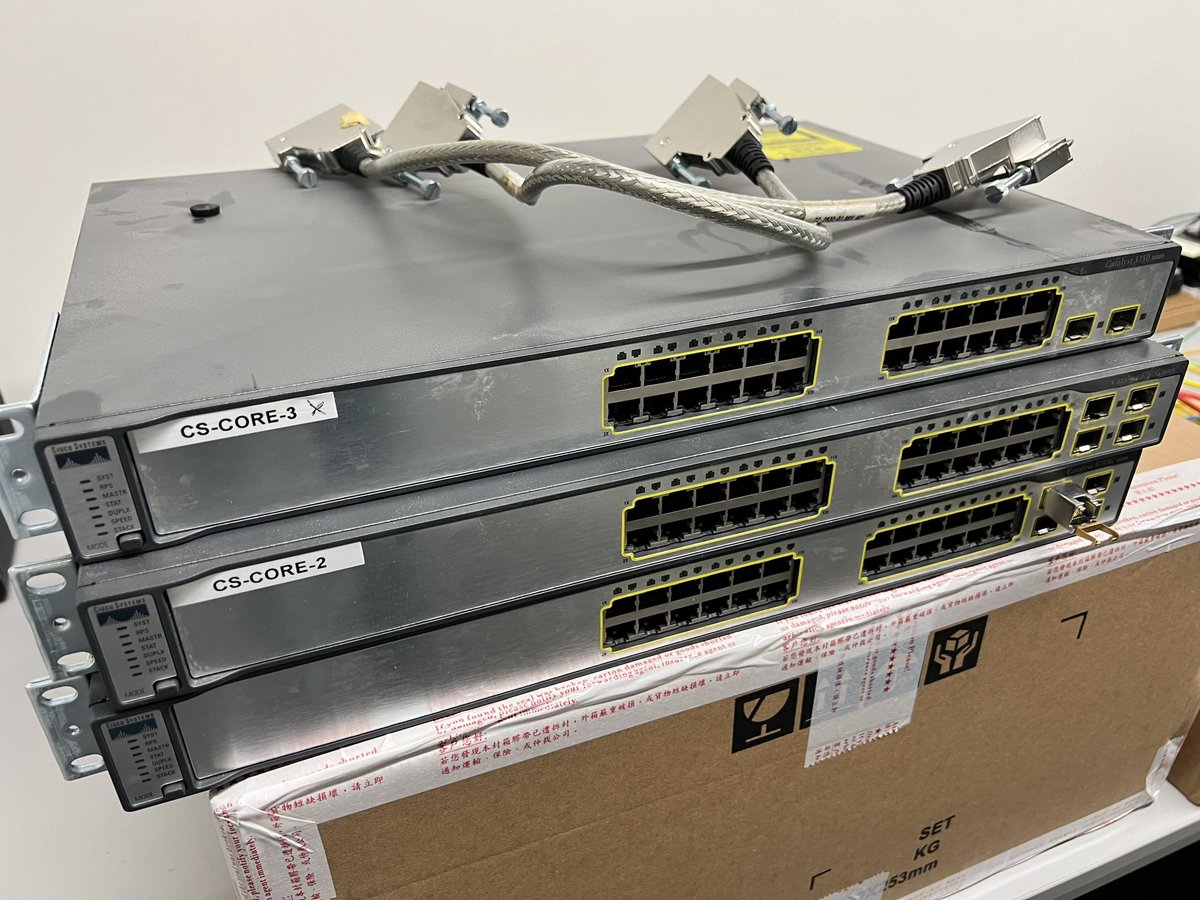 Another migration done. Swapped these oldies for new Aruba CX 8360 switches.

<a href="/qmonkeys_nl/">QMonkeys</a> @ArubaNetworks #HappyCustomer #oldies #retirement #freshblood