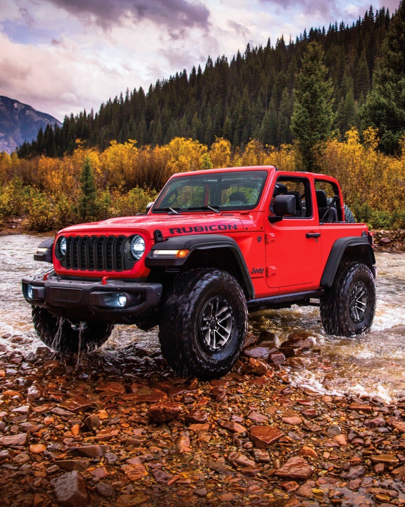 Jeep's tweet photo. Did someone say 2-door + 35” tires stock? Because that’s exactly what you can get. For the first time ever, order your next 2-door Wrangler with 35" tires straight from the factory! https://t.co/Zjn9XLHLqy