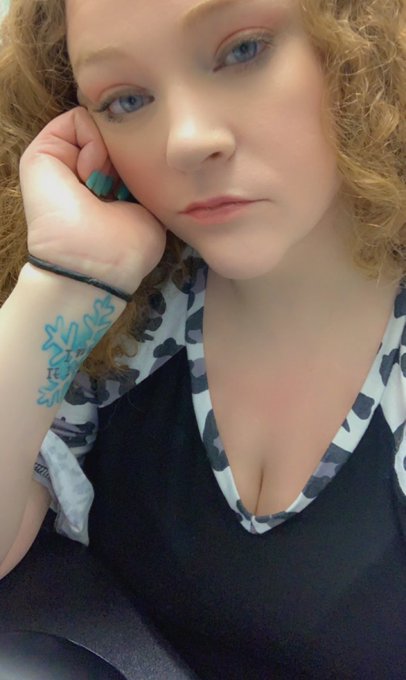 I can barely keep my fuckin eyes open this morning dude https://t.co/GFhaCZ8uS2