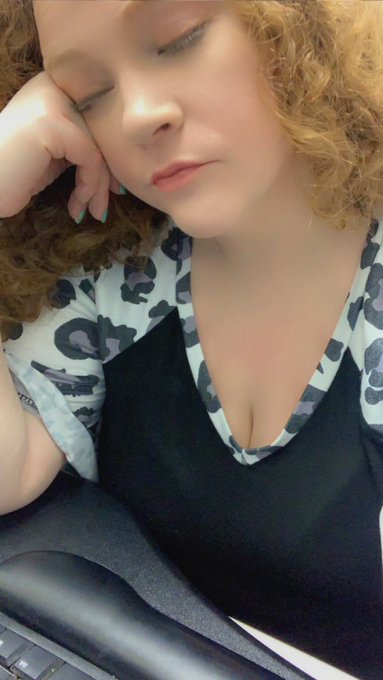 I can barely keep my fuckin eyes open this morning dude https://t.co/GFhaCZ8uS2