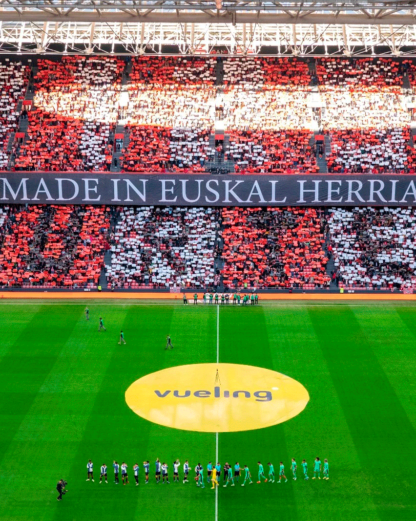 AthleticClub's tweet photo. ✊🏿 Hainbat arraza kultura eta kolore, denok gara lur bereko sustrai eta lore. 

#MadeInEuskalHerria #AthleticClub 🦁 https://t.co/iNvHs7P5as