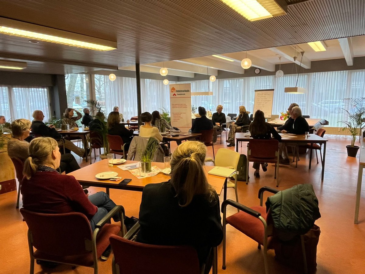 Hanieuwstraten's tweet photo. Vandaag de start van het odensehuis Papendrecht speciaal voor jonge mensen met geheugenproblemen / beginnende dementie. Samen met professionals ,ervaringsdeskundigen en belangstellende  gebrainstormd over samenwerking in de keten. https://t.co/muxWqTVpNX
