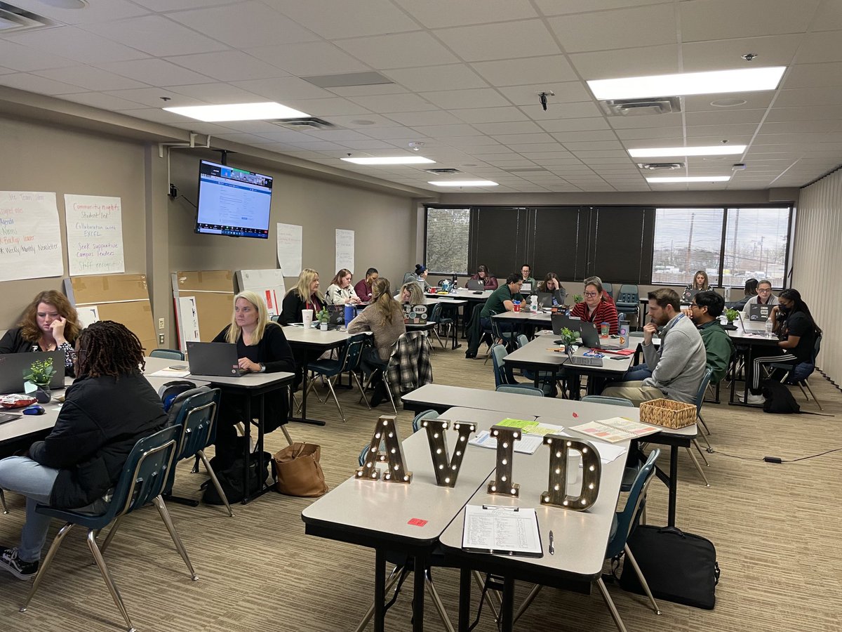 Secondary AVID learning from each other and about Packback resource! ⁦@gisdnews⁩ ⁦@DigitalGISD⁩ ⁦@GISD_CIA⁩ ⁦@gisdmagnets⁩ ⁦@GISD_PD⁩ ⁦@AnnMulvihill⁩