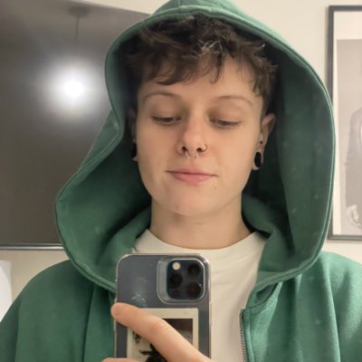 _staticvoices's tweet photo. Guys it’s the “yearly change of the profile pic” day - with love xoxo https://t.co/iy12bqtaTS