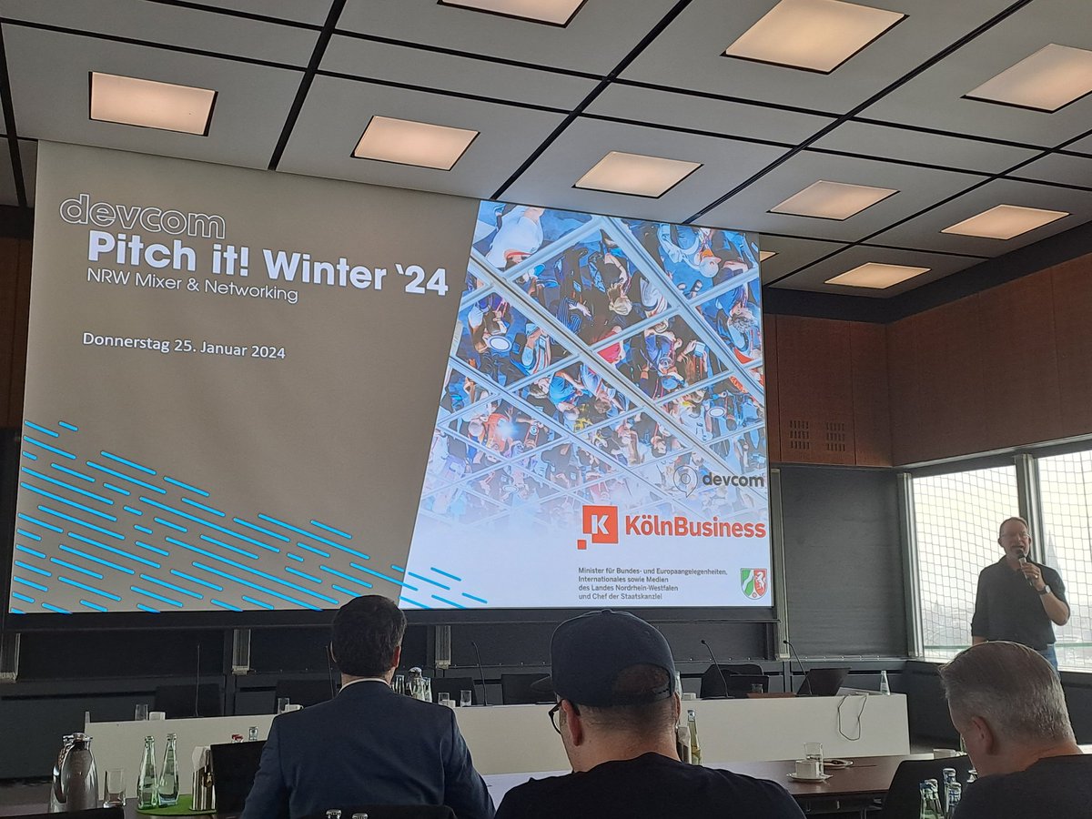 Weiter geht es im Messehochhaus der <a href="/Koelnmesse/">Koelnmesse GmbH</a> mit "Pitch it! Winter Edition '24" von @devcom_global. #games #gamesNRW #networking