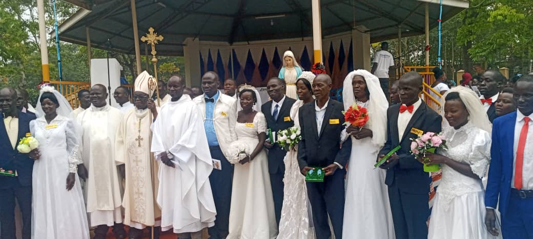 uccroservice's tweet photo. Gulu Archdiocese CCR Conference 2024 Celebrating 50 years of the Catholic Charismatic Renewal in Uganda was crowned with a Mass wedding of 12 couples presided over by His Grace John Baptist Odama on 18/01/2024. https://t.co/DhvdLOdCu6