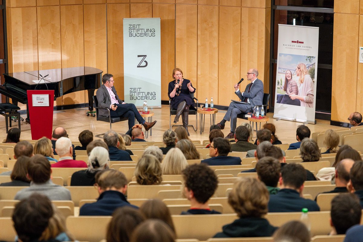 ZEIT STIFTUNG BUCERIUS (@zeitstiftung) on Twitter photo #KiTaGesetze, #Akademisierung, #Armut – diese und weitere Themen gehören auch zu #Bildungsgerechtigkeit. Darüber haben wir diskutiert mit <a href="/lisapaus/">Lisa Paus, MdB</a> und <a href="/MauSteffen/">Steffen Mau</a> – und der Ministerin mit <a href="/bucerius_law/">Bucerius Law School</a> ein Manifest für gerechtere Bildung überreicht: zeit-stiftung.de/themen/thema/8… #KiTaGesetze, #Akademisierung, #Armut – diese und weitere Themen gehören auch zu #Bildungsgerechtigkeit. Darüber haben wir diskutiert mit <a href="/lisapaus/">Lisa Paus, MdB</a> und <a href="/MauSteffen/">Steffen Mau</a> – und der Ministerin mit <a href="/bucerius_law/">Bucerius Law School</a> ein Manifest für gerechtere Bildung überreicht: zeit-stiftung.de/themen/thema/8…