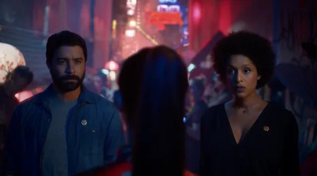 Rmediavilla's tweet photo. #23Horas es un fantasy/romcom que no pretende reinventar la rueda, pero si es una grata sorpresa. En su encomienda de querer rendirle tributo a películas de ciencia ficción de la cultura popular y entrelíneas convertice en una carta de amor a nuestra cultura y raises. https://t.co/7GxnUpzVnx