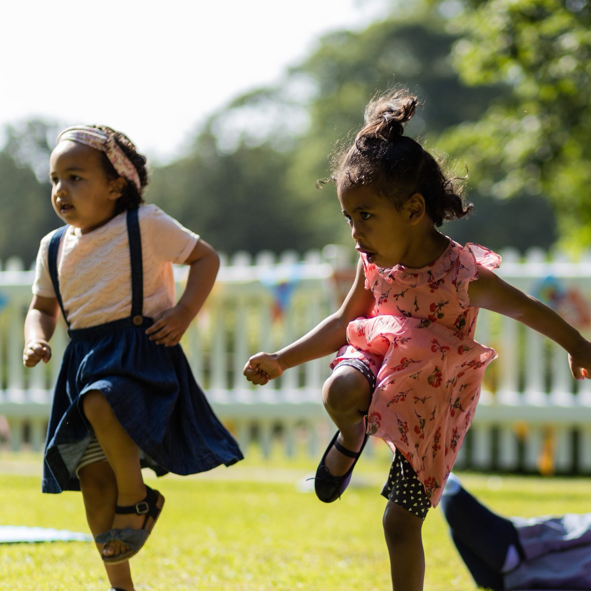 📣We have two exciting opportunities for those interested in developing new work for children and families. Both commissions are proudly supported by the Gillian Dickenson Trust and 1 is a co-commission with Between the Tides.
Deadline: 19 Feb at 9am - bit.ly/TheatreHLW