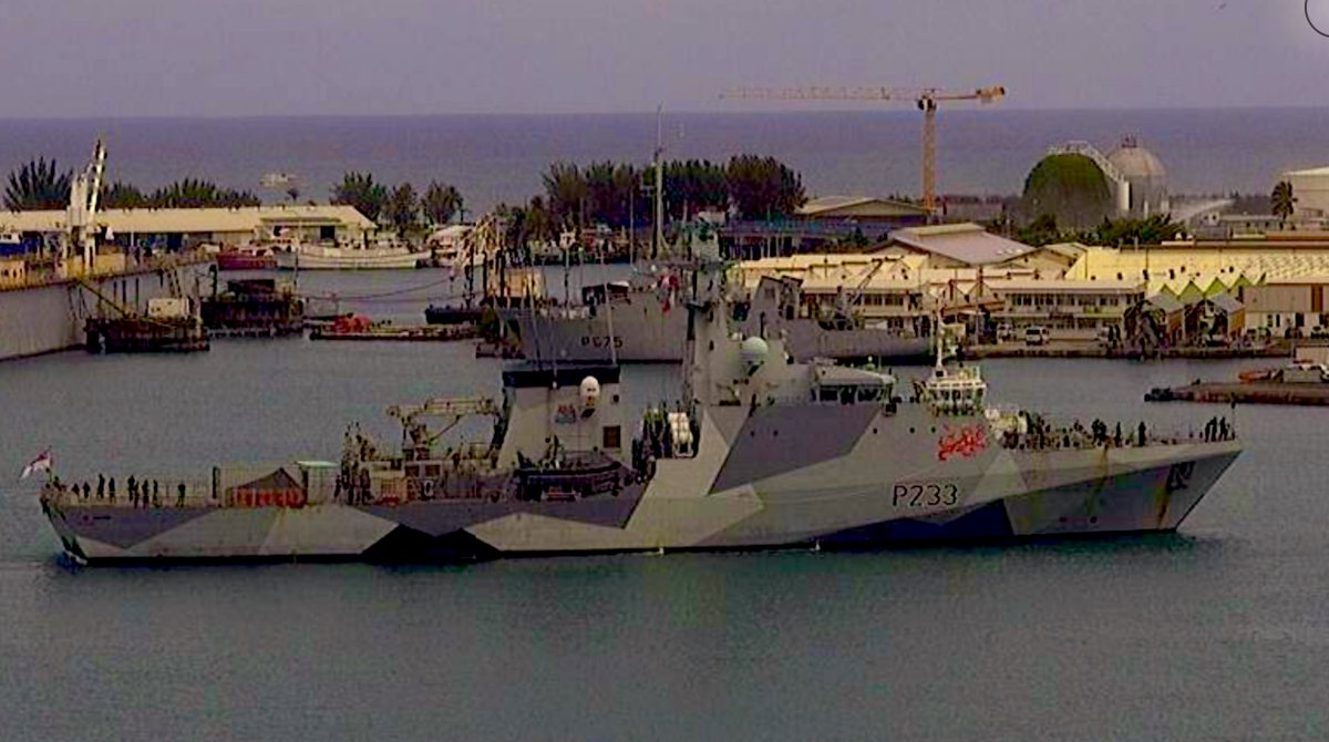 WarshipCam's tweet photo. HMS Tamar (P233) River-class offshore patrol vessel in Papeete, Tahiti - January 25, 2024 #hmstamar #p233
SRC: webcam https://t.co/CA0TuTEZGW