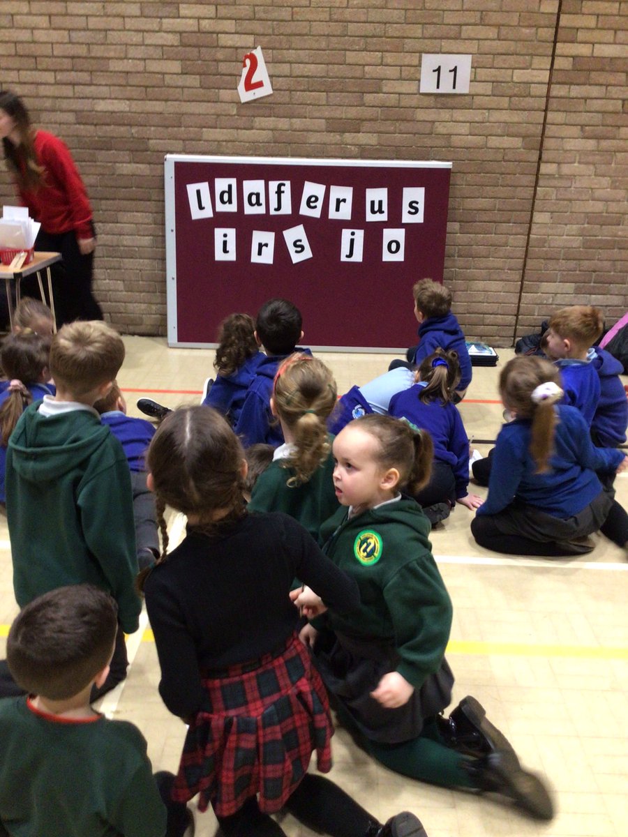 PenllergaerP's tweet image. @PenllergaerP what a great morning down @pontcompschool for the cluster spelling bee comp. We had a fab time. Well done to everyone for taking part. 🖤💛🐝🖤💛#PPSLLC #PPSCom