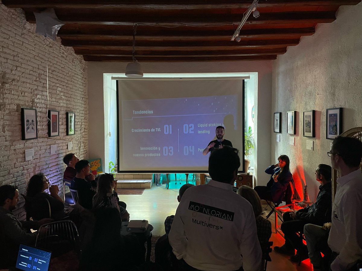 ⚡️Sumergidos en las fascinantes ponencias de <a href="/Solana/">Solana</a>, Barcelona vibra con la energía del conocimiento. 

Ideas innovadoras, conexiones valiosas y el futuro de blockchain toma forma ante nuestros ojos. 

¡Ya estamos disfrutando al máximo en #SolanaDayBCN!⛓️💡🎉