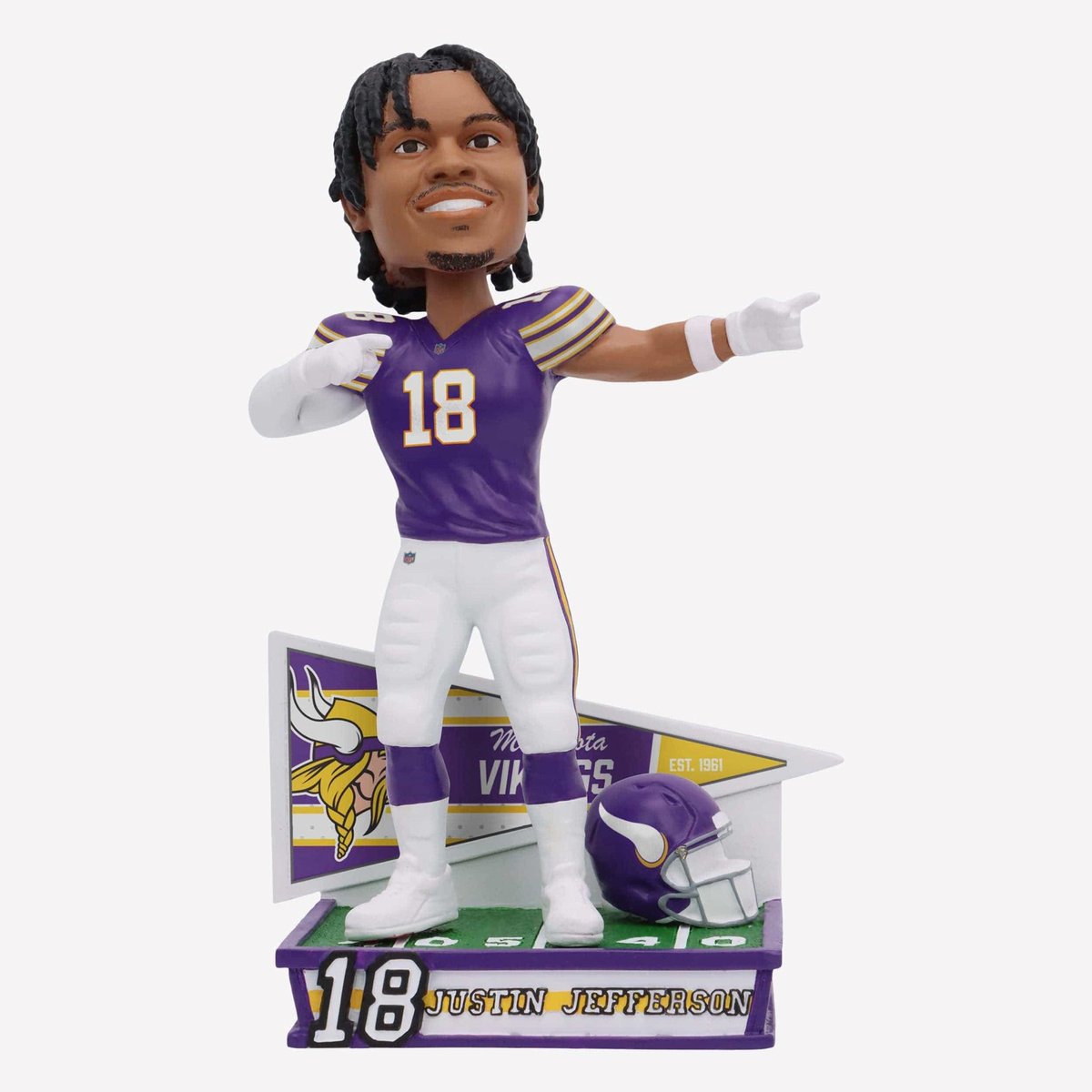 FOCOusa's tweet photo. 🥊 BOBBLEHEAD BATTLE 🥊

Like for #JustinJefferson Retro Uniform
Retweet for #PukaNacua Rookie Series https://t.co/B1YcJDJp1D