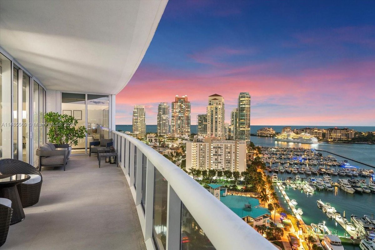 Murano Grande Condo in Miami Beach Sells After Only 38 Days On The Market

Read more: medium.com/@SunnyIslesBea… 

#MuranoGrande #MiamiBeach #MiamiBeachCondos #MiamiBroker #MiamiJustListed #MiamiRealEstate