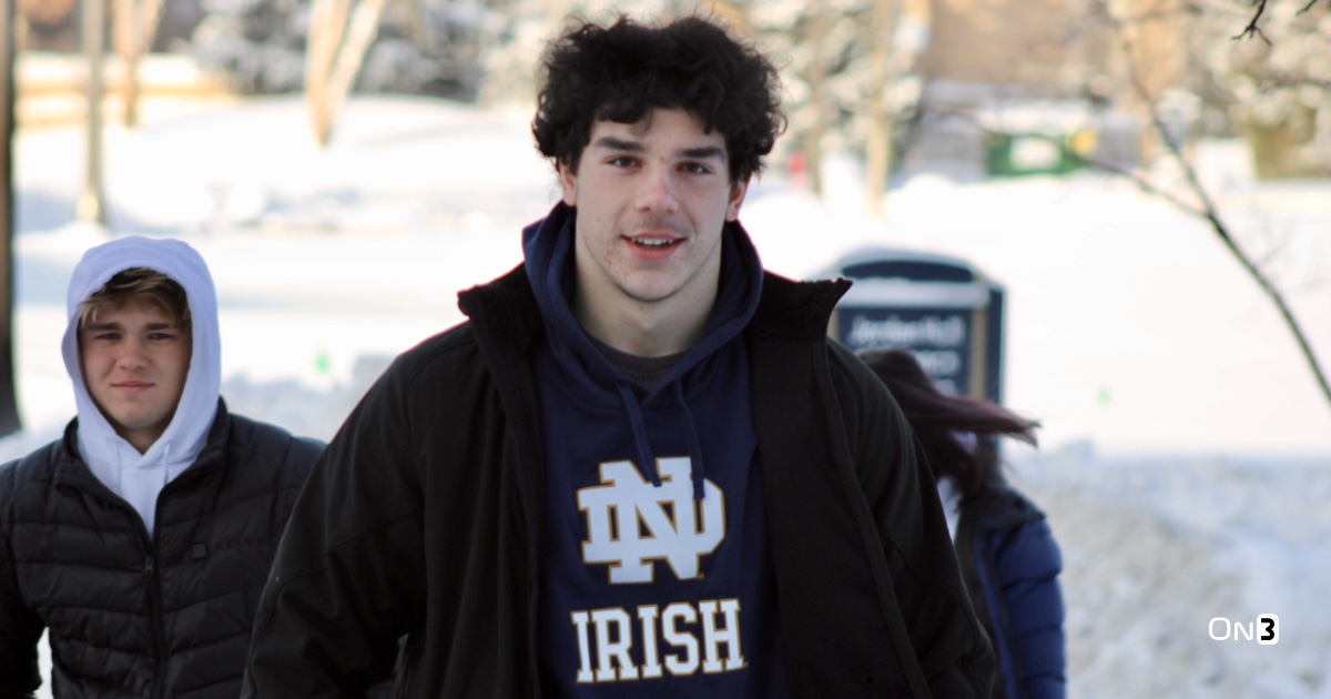 .@DominikHulak was one of four Chicago area recruits in South Bend last Saturday. The Irish 2025 LB commit detailed why they need to push for one local recruit, elite WR @taylor_talyn☘️ Story: on3.com/teams/notre-da…