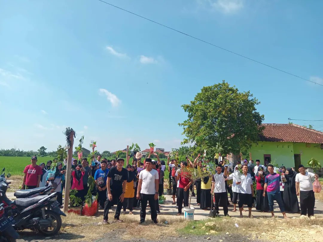 KembanganPps's tweet photo. GUGUR GUNUNG PENANAMAN POHON
25 Januari 2024

PPS Kembangan Beserta Anggota KPPS Desa Kembangan melakukan Kegiatan Penanaman pohon Serentak, yang dilaksanakan setelah kegiatan Pelantikan KPPS

#kpps 
#kpu 
#pemilu2024 https://t.co/verzFwnCrk