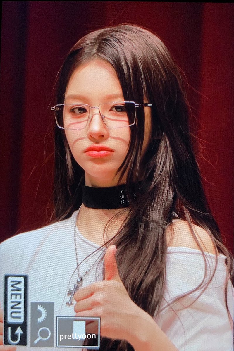 prettyoon0126's tweet photo. 240125
kiyo！！

#NMIXX #엔믹스 #설윤  #SULLYOON https://t.co/Z8NUwgDlaA