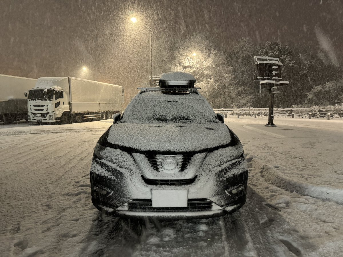 a___n6's tweet photo. 一昨日からボード行ってたんやけど、帰り道三重入ってから雪降られるとは思わなかったな⛄️
長野のガソリン高すぎてたし、三重ならこれで満タン入る金額でした💸 https://t.co/WYoWW9wCNB
