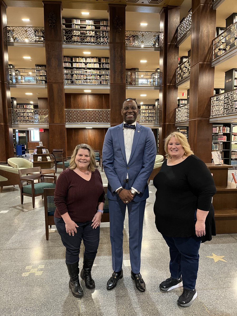 Talking with those who are doing the work in the field is one of my favorite parts of the job. I had the pleasure of bumping into Carolyn Blatchley (Cumberland Co. Library System) & Karla Trout (Library System of Lancaster Co.) in the State Library yesterday.