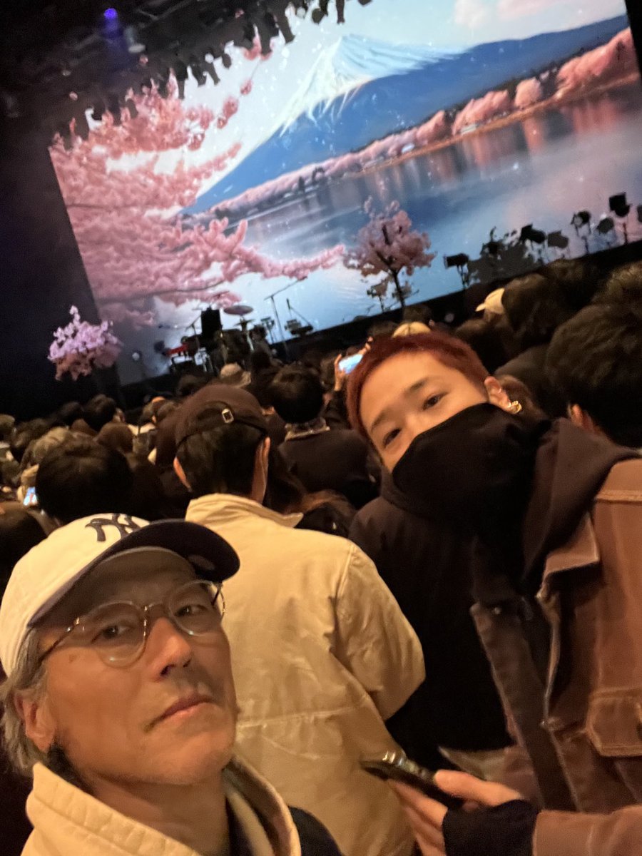 barefootjerry's tweet photo. Domi and JD Beck 初参戦！！！
#DomiandJDBeck https://t.co/8ndmKUdJHm