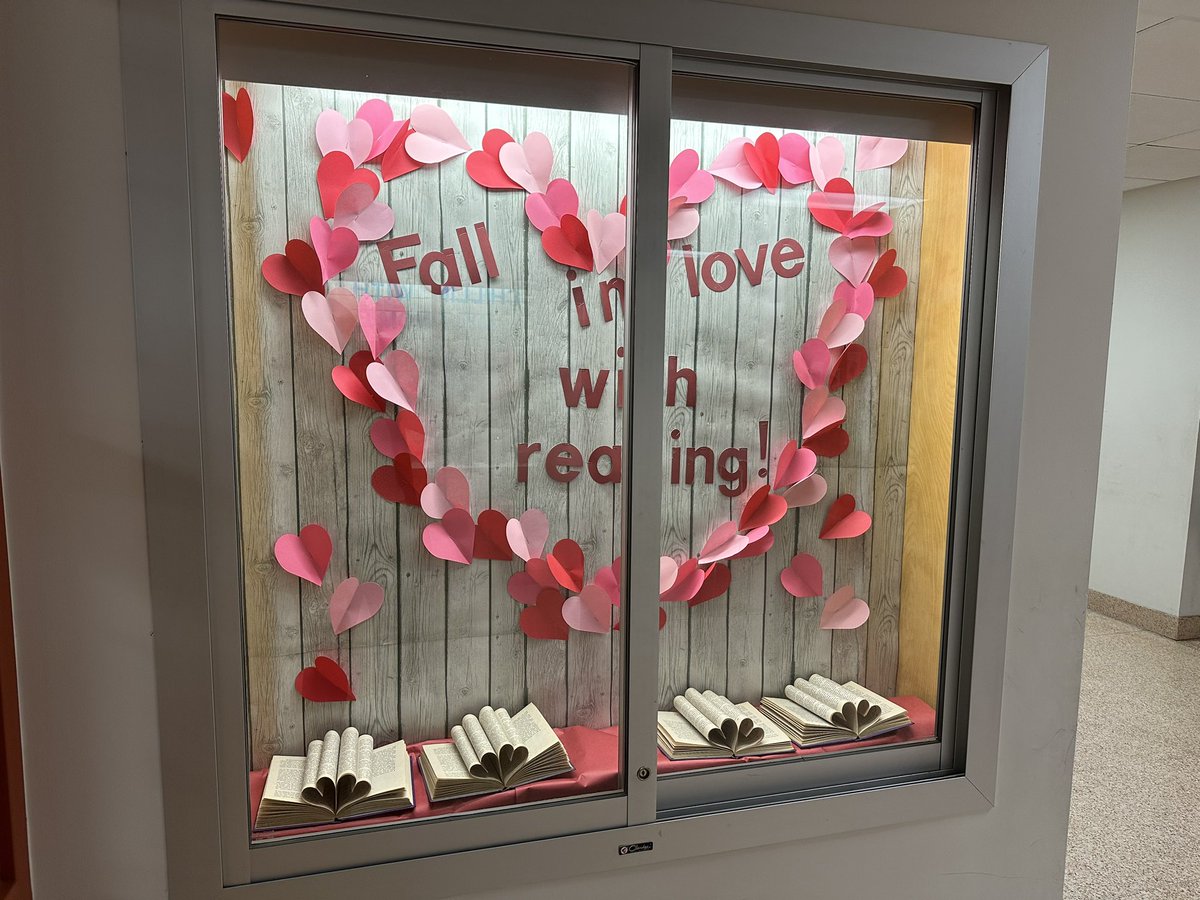 CCCSD_MS's tweet image. We love our library displays! @CCCSDtweets