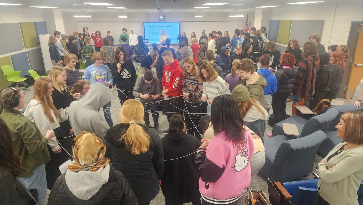 Today our Juniors and Seniors enjoyed Wellness Day activities that focused on Social Emotional Learning. 

Huge thanks to teachers on our Senior PLC, Dr. Carrie Aydt and her staff from SDD for hosting today's event!