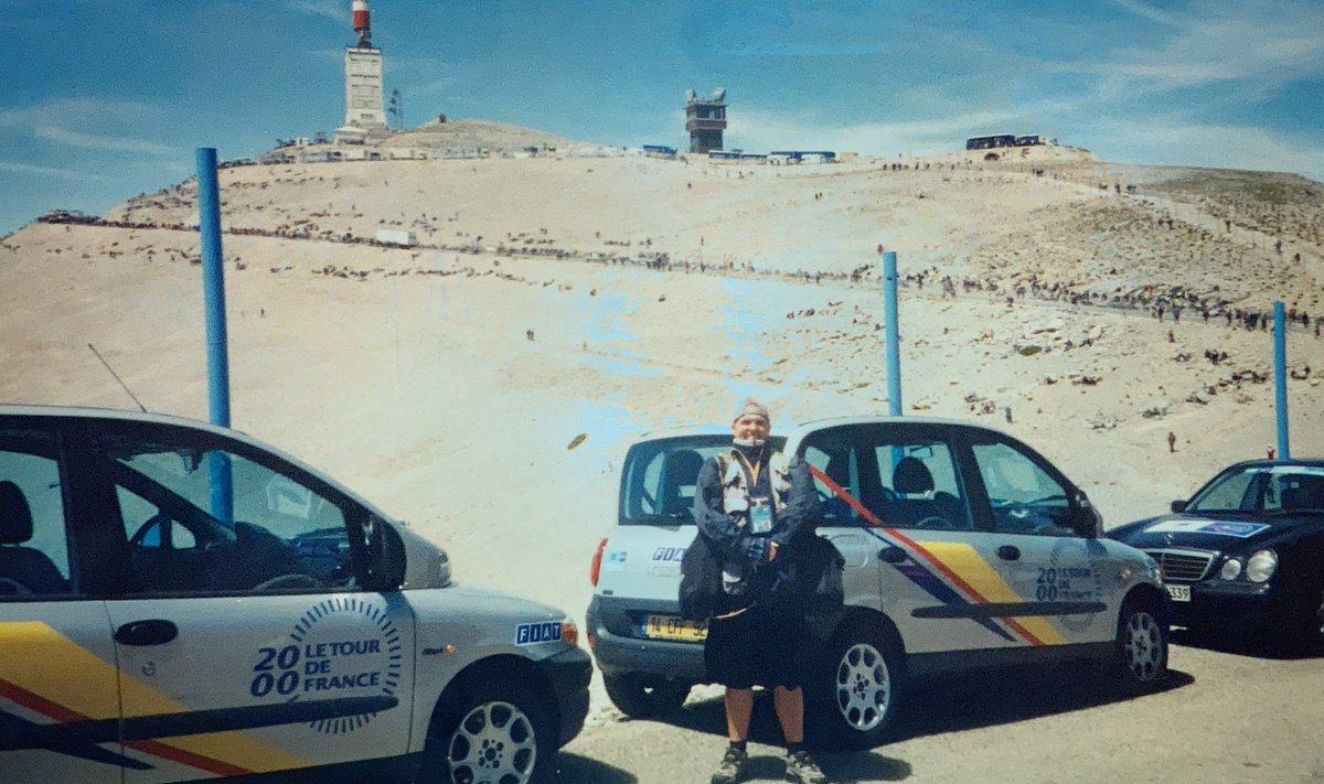 En lille håndfuld individer har gennem årene efterspurgt, at jeg kommer til hovedstadsområdet og fortæller anekdoter fra mine mange år som radiolegende. Nu sker det. 15. marts i Baglokalet på Amager. Med mulighed for spisning og alt mulig. #30ÅrBagEnMikrofon