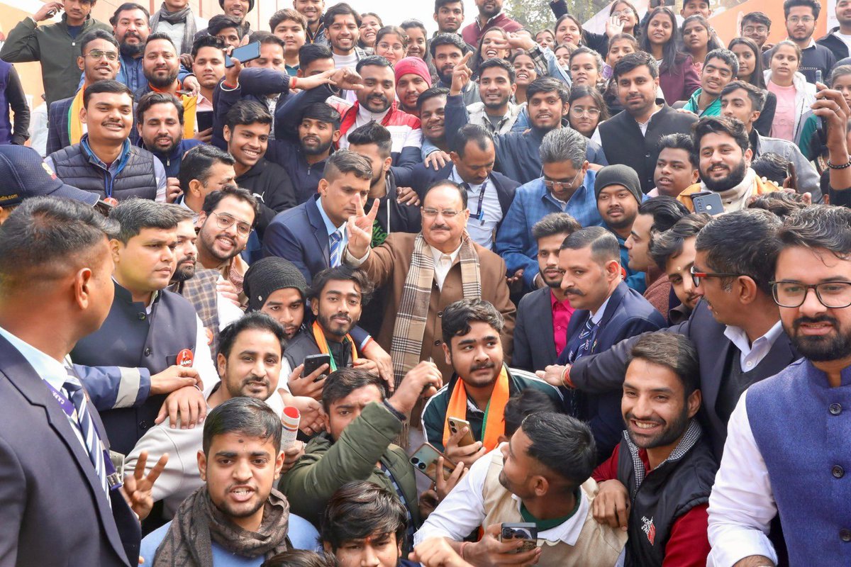 drharshvardhan's tweet image. आज भाजपा राष्ट्रीय अध्यक्ष श्री जेपी नड्डा ने आज &apos;राष्ट्रीय मतदाता दिवस&apos; के अवसर पर BJYM द्वारा आयोजित &apos;नमो नवमतदाता सम्मेलन&apos; में प्रतिभाग किया। इस दौरान उन्होंने पीएम श्री नरेन्द्र मोदी से मार्गदर्शन प्राप्त करने के साथ ही युवाओं को संबोधित किया।

#NaMoNavMatData
@narendramodi…