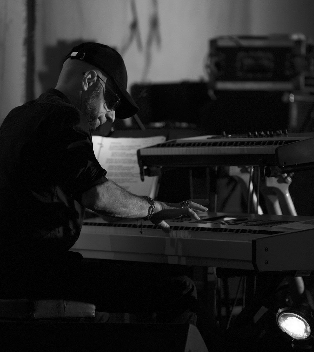 CasaDelSolMusic's tweet photo. Casa Del Sol's Dave Pellicciaro ~ Mexico ~ photo by Josh Miller ~ https://t.co/TqYPz8c75h 

@casadelsolmusic #CasaDelSol #CasaDelsolMusic #DavePellicciaro https://t.co/Q9Msn6phA6