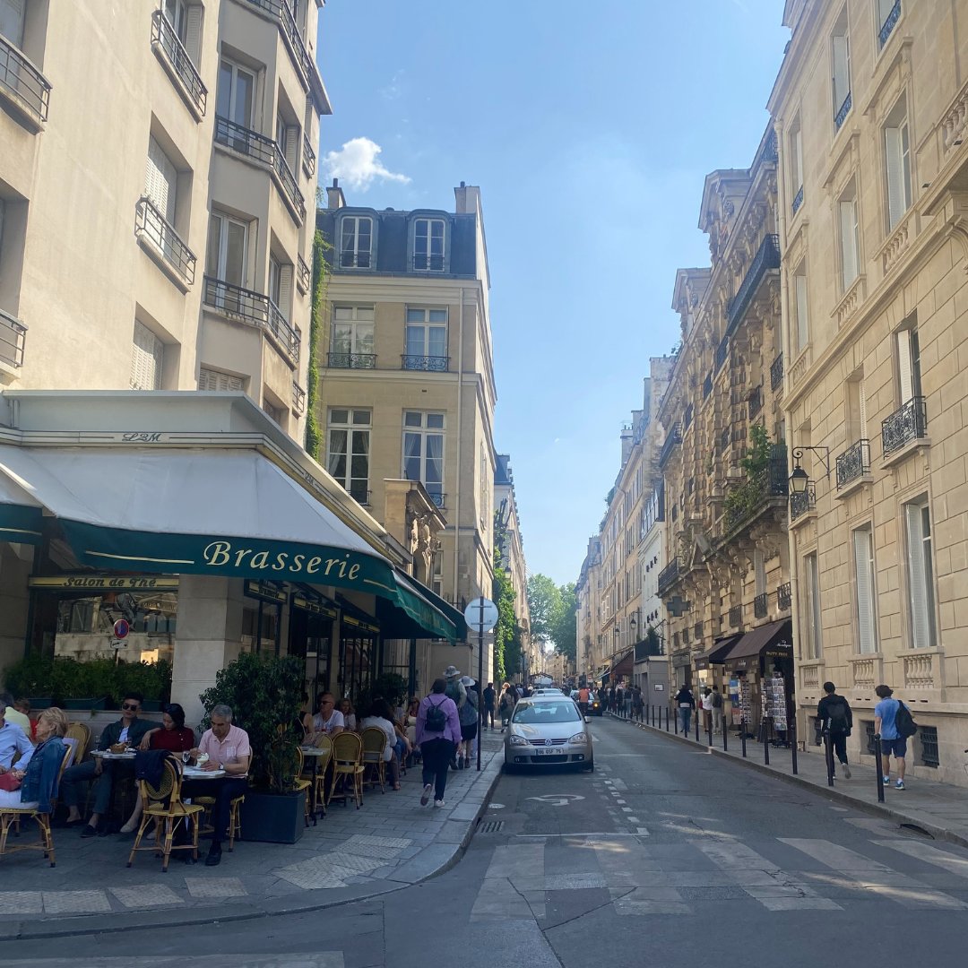 ☀️SUMMER APPS ARE OPEN FOR 1 MORE WEEK ☀️

Looking for an exciting and enriching way to spend your summer? Follow in the footsteps of Biology student Sarimah who studied  @NYUParis last year during Summer 2023! 🧬

Apply today: bit.ly/4826Uv1?r=lp