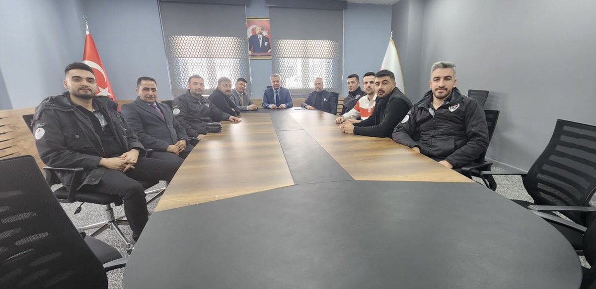 Ağrı Göç İdaresi Geri Gönderme Merkezinde görev yapan personellerle yaptığımız toplantıda; arkadaşlarımızın yaşadığı sorunları not aldık.
Çözüm konusundaki yaptığımız çalışmalar ve atacağımız adımlarla ilgili bilgi verdik.
İlgi ve destekleri nedeniyle teşekkür ederiz.