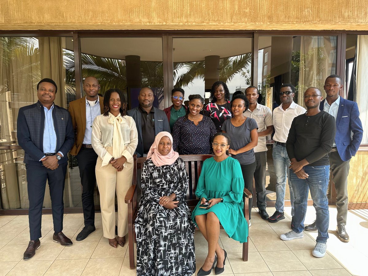 FitspaUG's tweet photo. #FITSPAUpdate 📢
Today, we engaged in an immersion session on the Transition Pathway from Techie to Executive for FITSPA members.
The session was developed from the upcoming #Journey_to_CIO Bootcamp by industry expert Elijah Kitaka.
Thank you Elijah for the session! https://t.co/gVqVHdOck0
