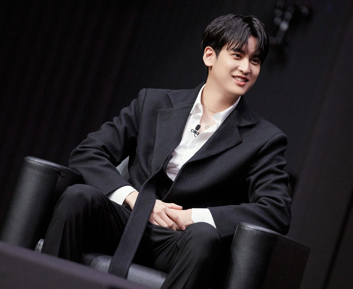Happy 26th birthday to our favorite maknae, actor, and idol <a href="/iKON_chan_w000/">정찬우</a> 🤍🖤

HAPPY CHANWOO DAY
#SweetestChanwooDay
#26일태어난_찬우_26살됐다
