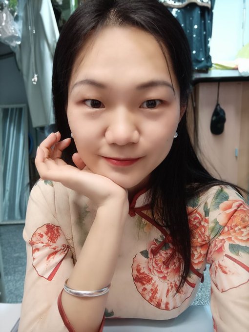 反差母狗招牌动作 https://t.co/5lCXgT7FLn