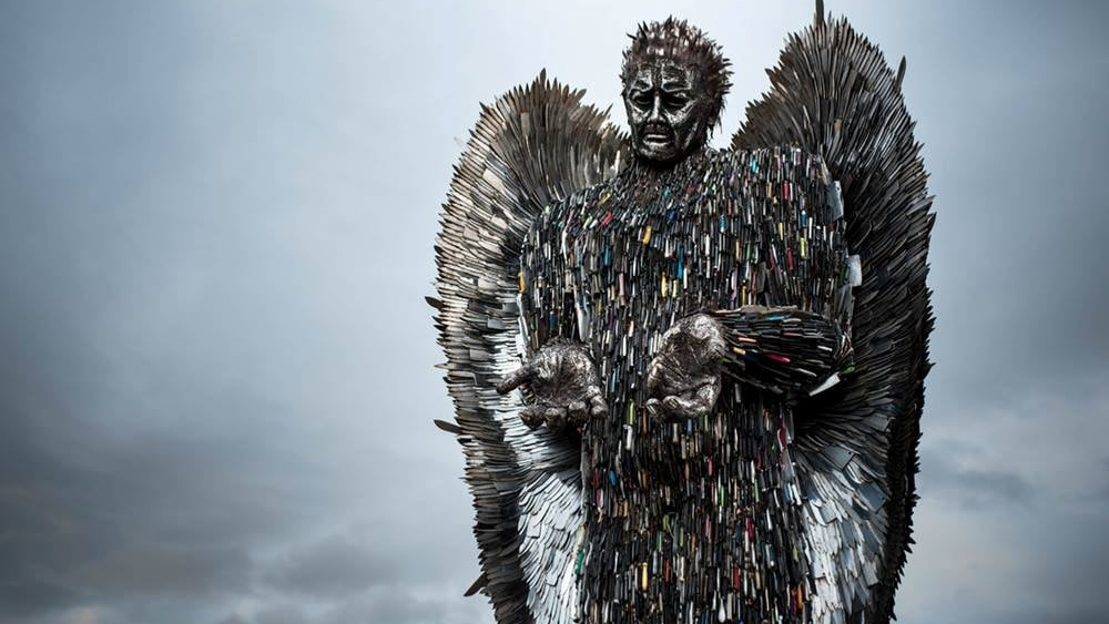 We're delighted to share that Leeds will be hosting the Knife Angel in February. The 27ft tall sculpture, made out of over 100,000 confiscated blades, will be housed outside the @Royal_Armouries from Thursday 1 to Thursday 29 February.