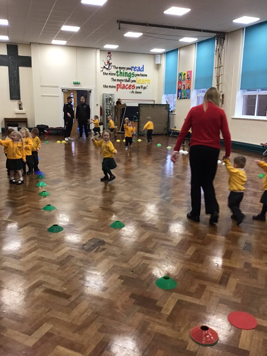 EYFSSJV's tweet photo. We had great fun in our weekly P.E. session. We had to listen very carefully and follow the rules. #PE https://t.co/guog5dpqRC