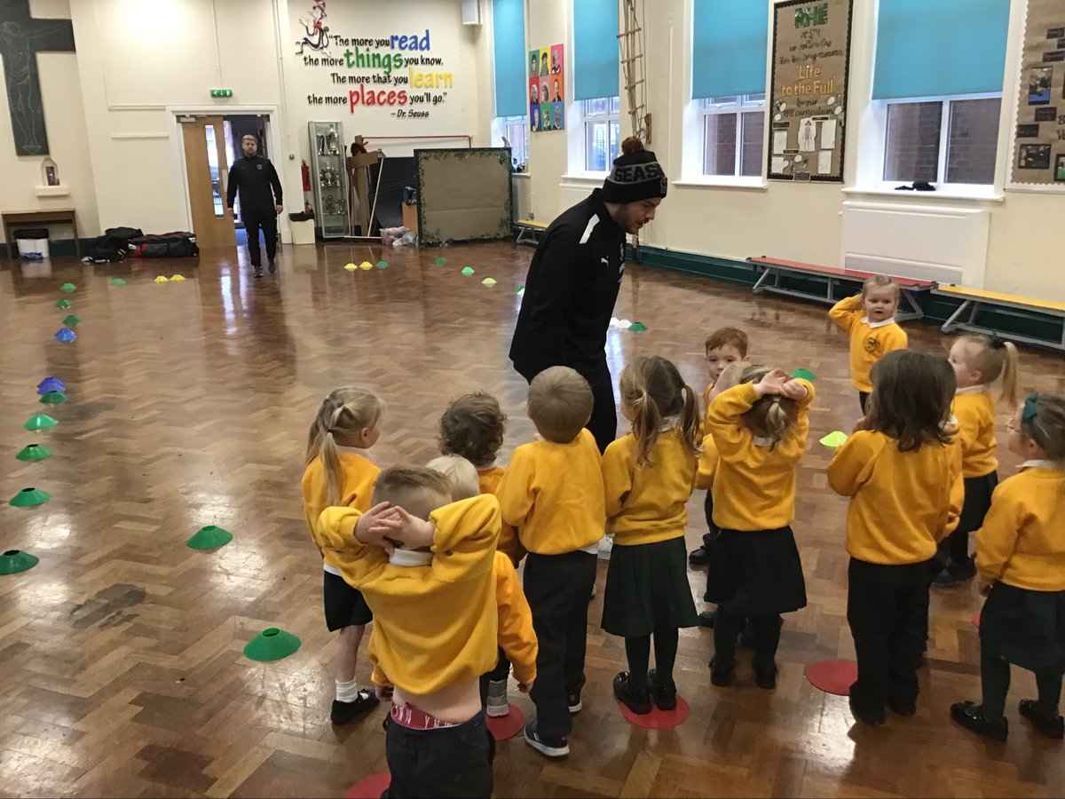 EYFSSJV's tweet photo. We had great fun in our weekly P.E. session. We had to listen very carefully and follow the rules. #PE https://t.co/guog5dpqRC