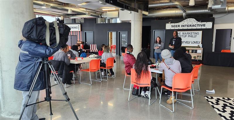 JA_Philly's tweet photo. #JASEPA is starting off this rainy Thursday with a very cool #JAJobShadow at @SeerInteractive with 10th grade students from @GratzMastery! They are going to hear about digital marketing and the different departments that make up this local employer. #CareerAwareness #FutureReady https://t.co/3NGYS9zbF0