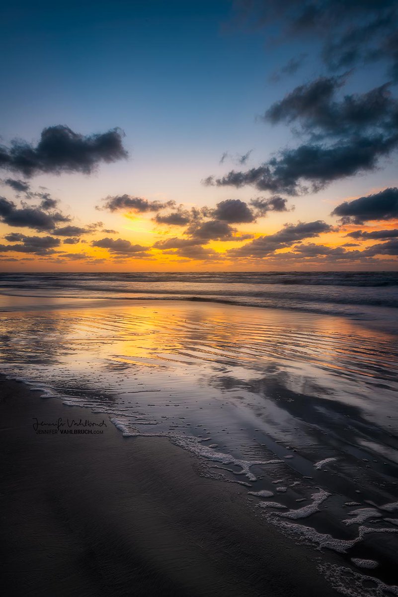 Jennifer Vahlbruch - WE . same but different tweet media