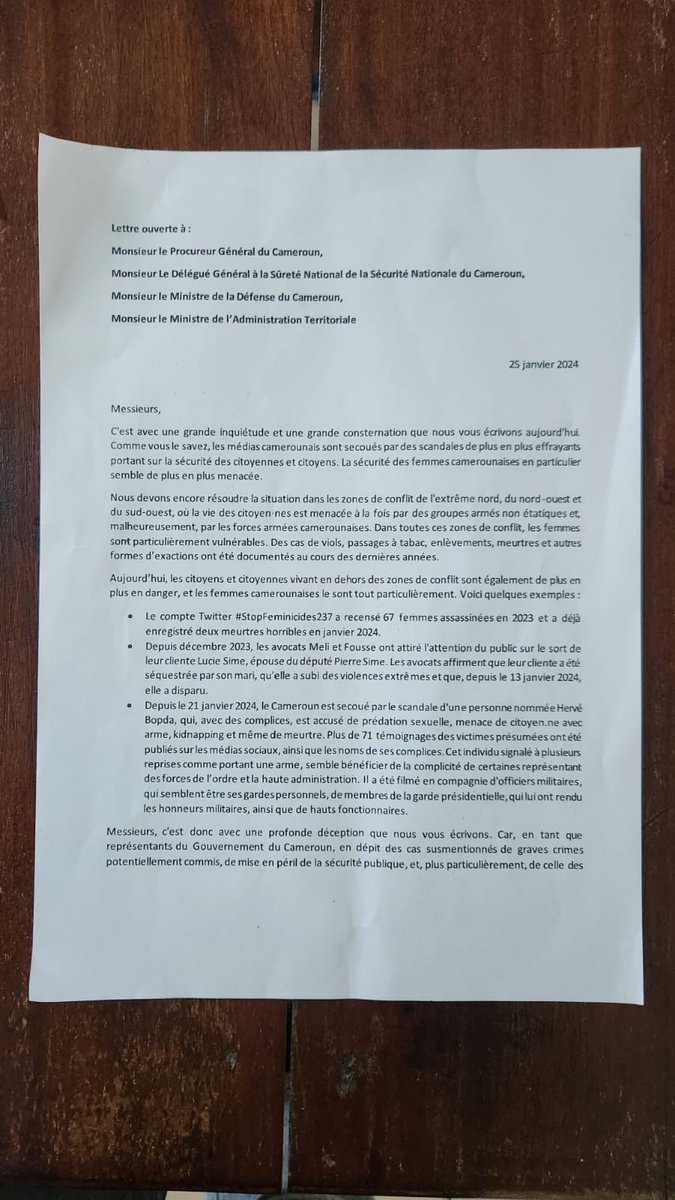 Stand4Cameroon's tweet photo. 22 camerounaises ont signé une lettre pour interpeller le Gouvt du Cameroun sur l'insécurité publique prévalant, notamment le cas Hervé Bopda. 

Alice Nkom, Vivian Tathi, Rebecca Enonchong, Tomaino Ndam Njoya, Rose Ndengue, Caroline Mveng... ont demandé au Gouvernement  d'AGIR! https://t.co/I08wNeRGHt