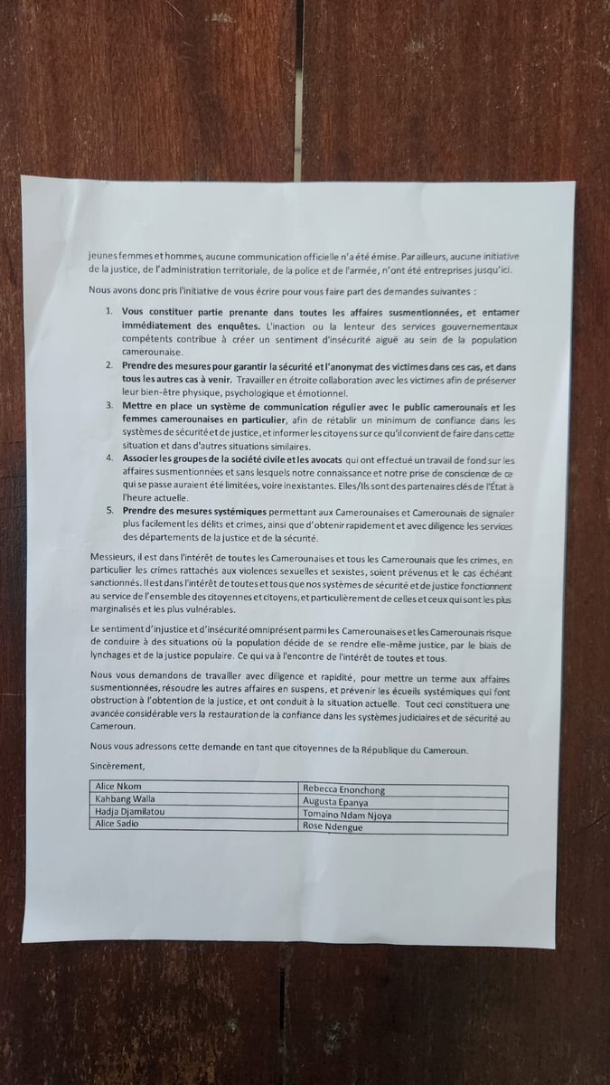 Stand4Cameroon's tweet photo. 22 camerounaises ont signé une lettre pour interpeller le Gouvt du Cameroun sur l'insécurité publique prévalant, notamment le cas Hervé Bopda. 

Alice Nkom, Vivian Tathi, Rebecca Enonchong, Tomaino Ndam Njoya, Rose Ndengue, Caroline Mveng... ont demandé au Gouvernement  d'AGIR! https://t.co/I08wNeRGHt